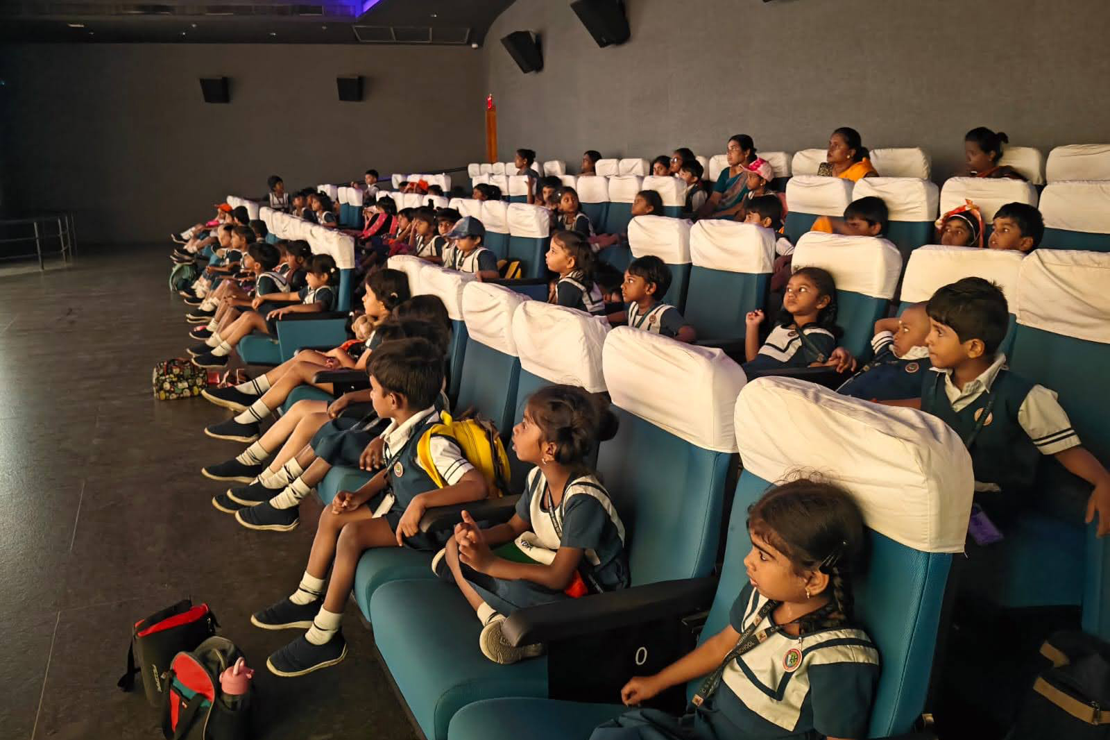 KG FIELD TRIP - KALAIGNARULAGAM